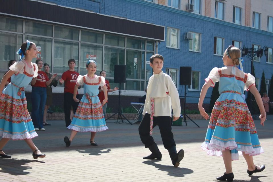 БРЯНСКИЙ ОБЛАСТНОЙ МЕТОДИЧЕСКИЙ ЦЕНТР «НАРОДНОЕ ТВОРЧЕСТВО» И ВОЛОНТЕРЫ КУЛЬТУРЫ БРЯНСКОЙ ОБЛАСТИ ПОЗДРАВИЛИ ВЕТЕРАНА С 81-ОЙ ГОДОВЩИНОЙ ПОБЕДЫ В ВЕЛИКОЙ ОТЕЧЕСТВЕННОЙ ВОЙНЕ 1941-1945 ГОДОВ БРЯНСКИЙ ОБЛАСТНОЙ МЕТОДИЧЕСКИЙ ЦЕНТР «НАРОДНОЕ ТВОРЧЕСТВО» И ВОЛОНТЕРЫ КУЛЬТУРЫ БРЯНСКОЙ ОБЛАСТИ ПОЗДРАВИЛИ ВЕТЕРАНА С 81-ОЙ ГОДОВЩИНОЙ ПОБЕДЫ В ВЕЛИКОЙ ОТЕЧЕСТВЕННОЙ ВОЙНЕ 1941-1945 ГОДОВ