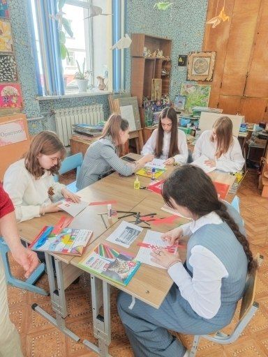 6 мая в рамках муниципального марафона – конкурса «Календарь Победы» в Год единства народов состоялся мастер – класс «Белорусские узоры» для обучающихся школ города 6 мая в рамках муниципального марафона – конкурса «Календарь Победы» в Год единства народов состоялся мастер – класс «Белорусские узоры» для обучающихся школ города