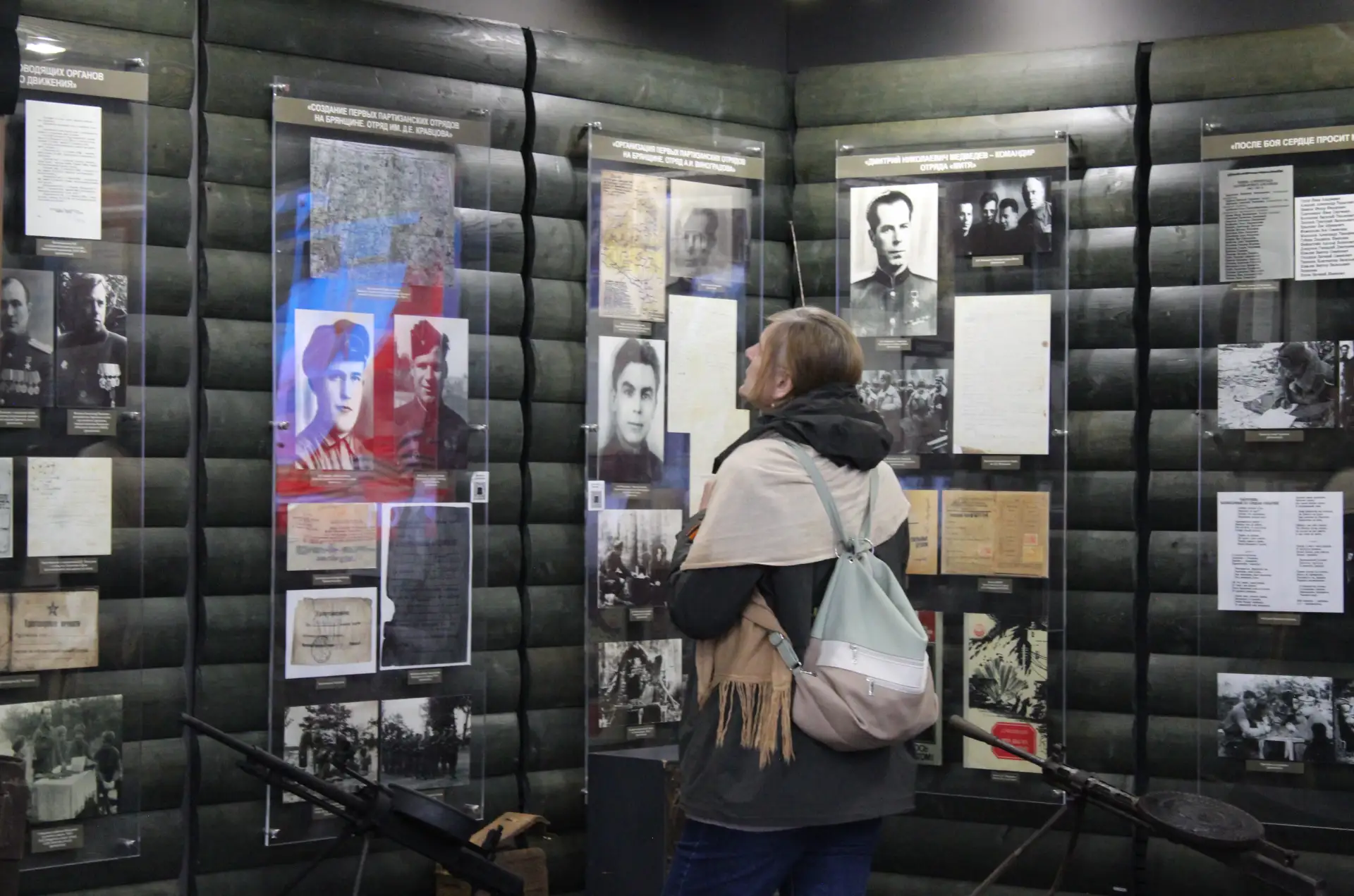 #9мая #ДеньПобеды. Сегодня сотрудники Мемориального комплекса «Партизанская поляна» с радостью встречают жителей Брянской области и гостей из разных регионов России #9мая #ДеньПобеды. Сегодня сотрудники Мемориального комплекса «Партизанская поляна» с радостью встречают жителей Брянской области и гостей из разных регионов России
