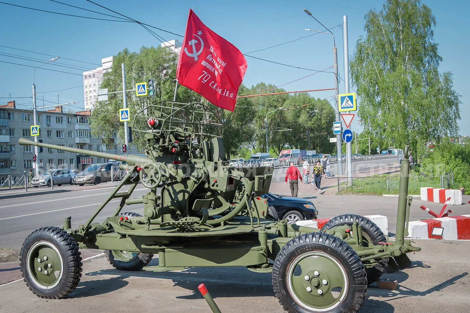В Фокинском районе появилась мемориальная площадка с оружием Победы В Фокинском районе появилась мемориальная площадка с оружием Победы