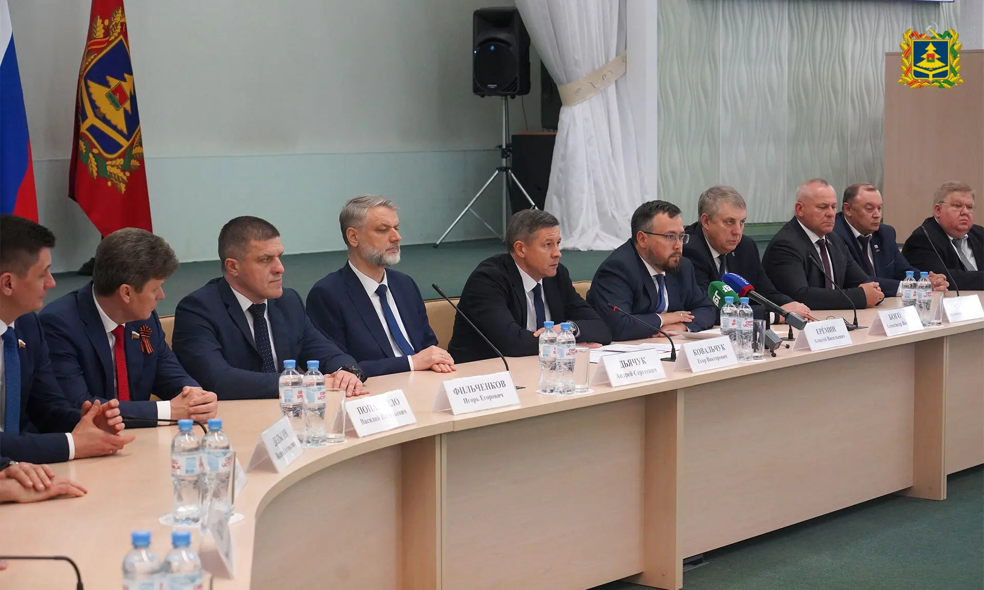 Временно исполняющий обязанности Губернатора Брянской области Егор Ковальчук: «Главная цель — это работать для людей, работать честно, открыто» Временно исполняющий обязанности Губернатора Брянской области Егор Ковальчук: «Главная цель — это работать для людей, работать честно, открыто»