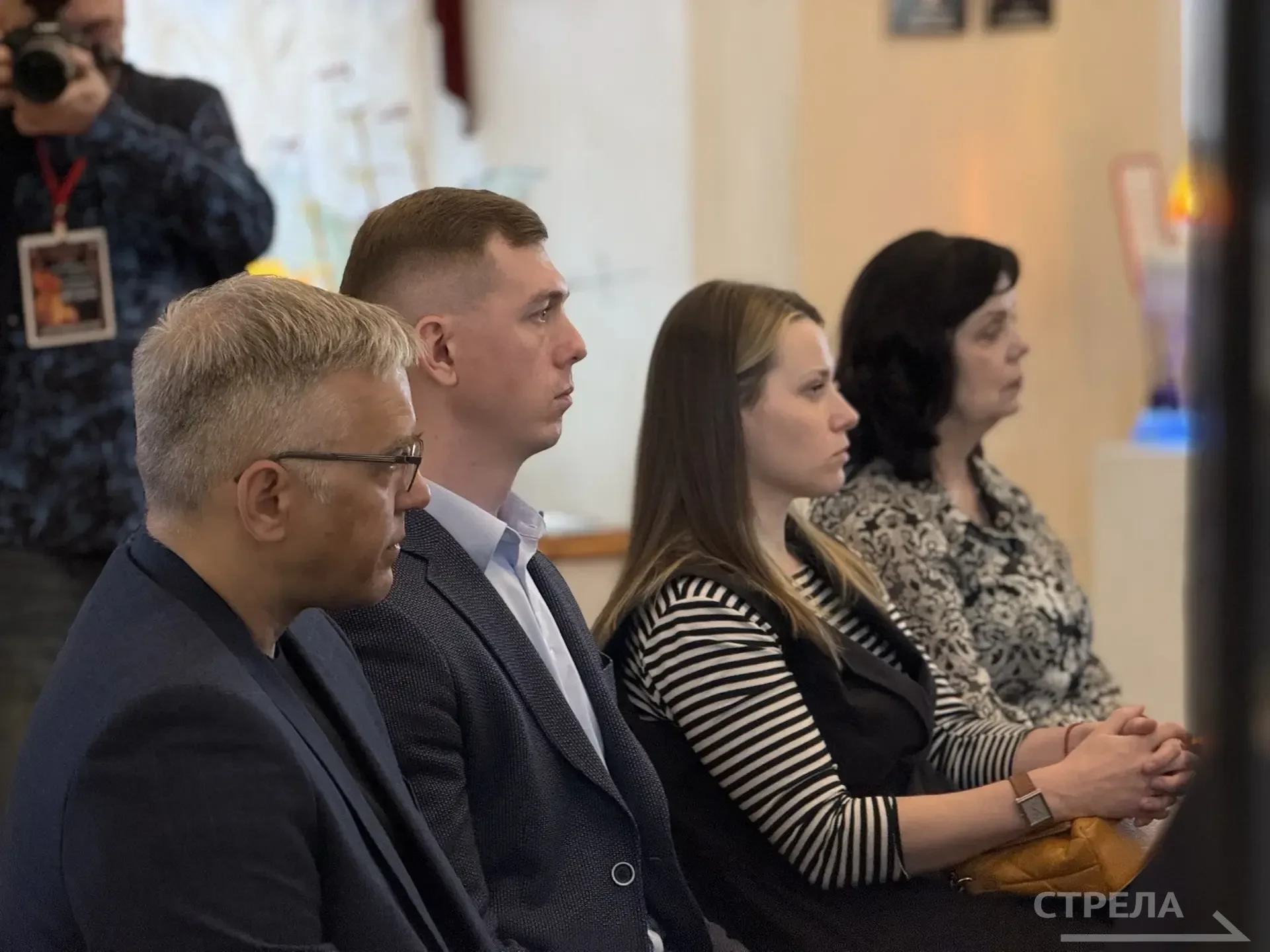 Сегодня, 15 мая, в Брянском областном театре драмы имени А.К. Толстого состоялась пресс-конференция, посвященная открытию Международного театрального проекта «Язык театра в диалоге славянских народов», посвященного Году... Сегодня, 15 мая, в Брянском областном театре драмы имени А.К. Толстого состоялась пресс-конференция, посвященная открытию Международного театрального проекта «Язык театра в диалоге славянских народов», посвященного Году...