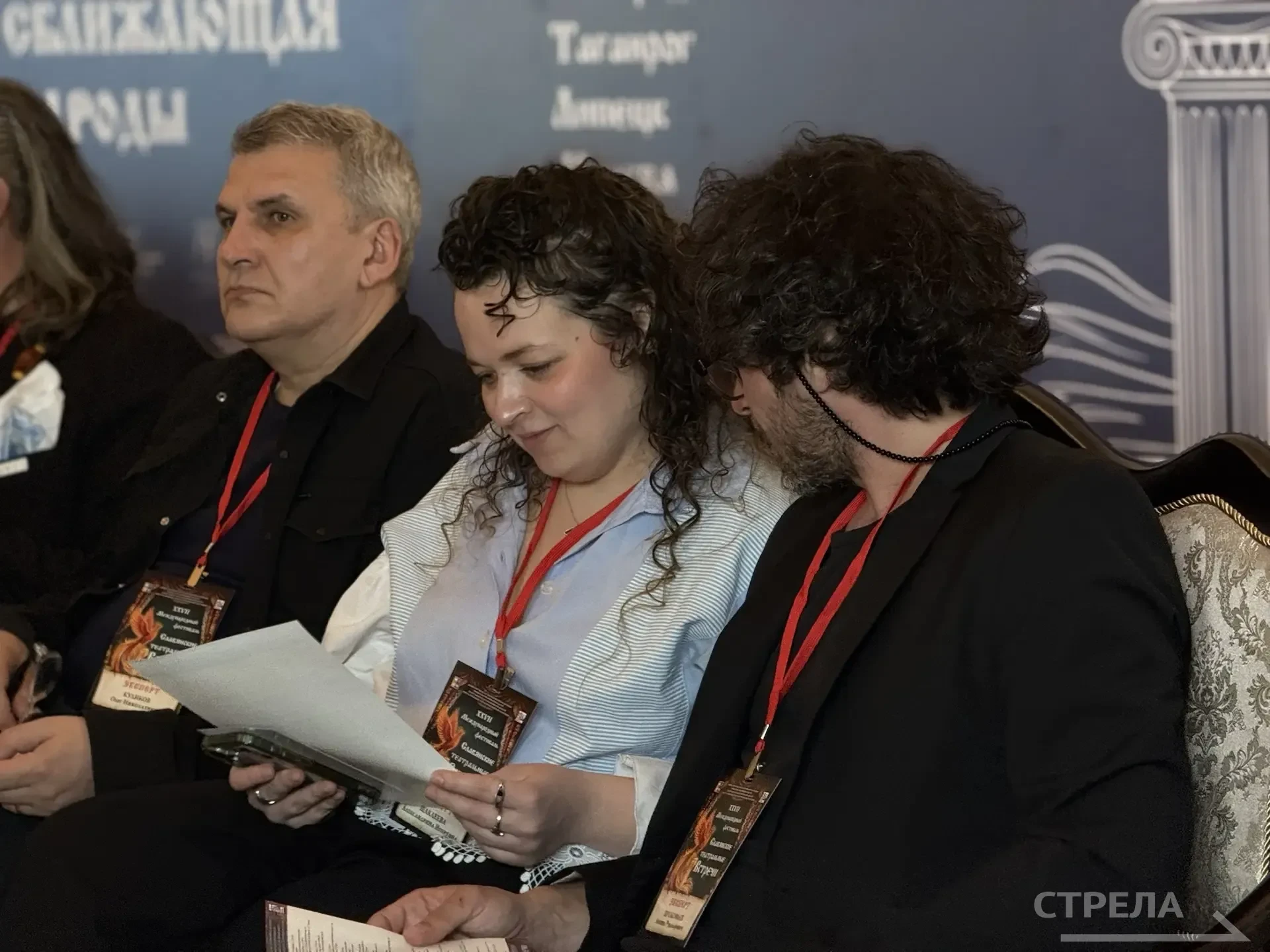Сегодня, 15 мая, в Брянском областном театре драмы имени А.К. Толстого состоялась пресс-конференция, посвященная открытию Международного театрального проекта «Язык театра в диалоге славянских народов», посвященного Году... Сегодня, 15 мая, в Брянском областном театре драмы имени А.К. Толстого состоялась пресс-конференция, посвященная открытию Международного театрального проекта «Язык театра в диалоге славянских народов», посвященного Году...
