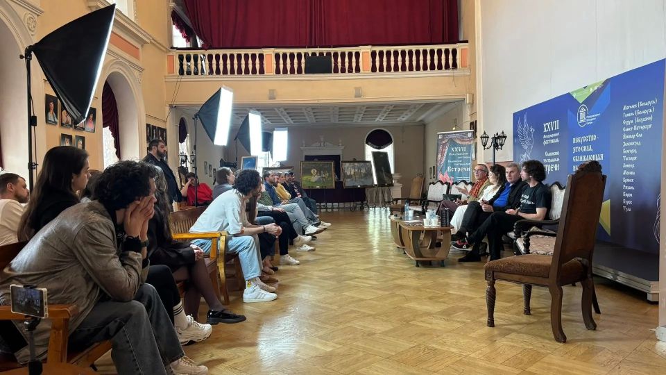 Сегодня утром экспертный совет XXVII Международного театрального фестиваля «Славянские театральные встречи» провёл обсуждение спектакля Брянского областного театра драмы им. А. К. Толстого «Вишнёвый сад» (реж Сегодня утром экспертный совет XXVII Международного театрального фестиваля «Славянские театральные встречи» провёл обсуждение спектакля Брянского областного театра драмы им. А. К. Толстого «Вишнёвый сад» (реж