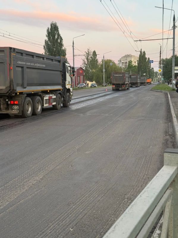 На улице Литейной приступили к укладке выравнивающего слоя асфальтобетона На улице Литейной приступили к укладке выравнивающего слоя асфальтобетона
