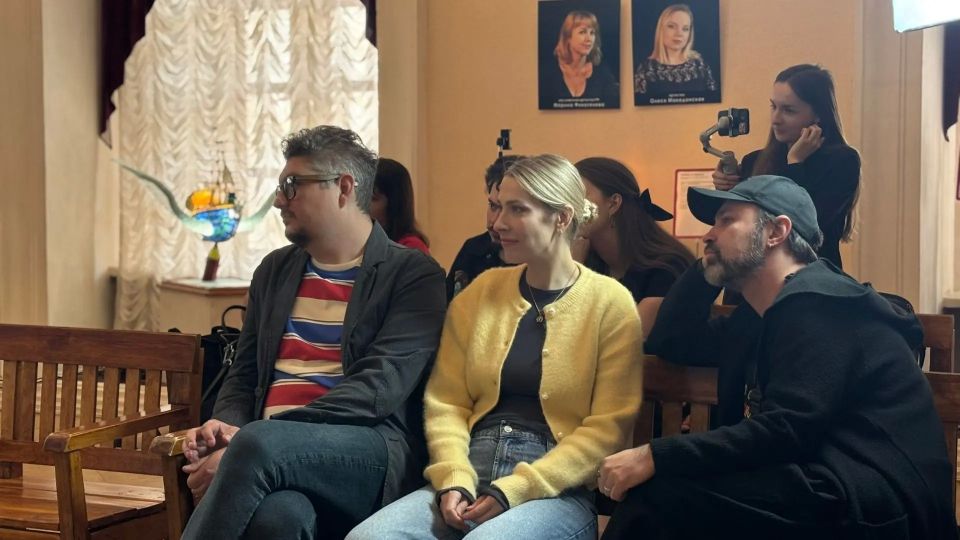 Сегодня утром экспертный совет XXVII Международного театрального фестиваля «Славянские театральные встречи» провёл обсуждение спектакля Брянского областного театра драмы им. А. К. Толстого «Вишнёвый сад» (реж Сегодня утром экспертный совет XXVII Международного театрального фестиваля «Славянские театральные встречи» провёл обсуждение спектакля Брянского областного театра драмы им. А. К. Толстого «Вишнёвый сад» (реж