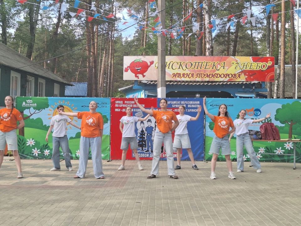 Инна Мухина: На базе оздоровительного комплекса «Лесной» состоялось открытие профильных смен трудовых лагерей для детей Инна Мухина: На базе оздоровительного комплекса «Лесной» состоялось открытие профильных смен трудовых лагерей для детей