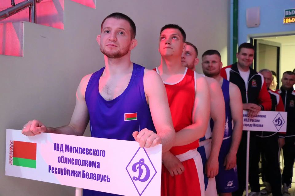 Во Дворце единоборств им. Артема Осипенко руководители региона, гости Брянщины приняли участие в открытии Международного турнира региональной организации «Динамо» по боксу среди сотрудников силовых ведомств, приуроченного к... Во Дворце единоборств им. Артема Осипенко руководители региона, гости Брянщины приняли участие в открытии Международного турнира региональной организации «Динамо» по боксу среди сотрудников силовых ведомств, приуроченного к...