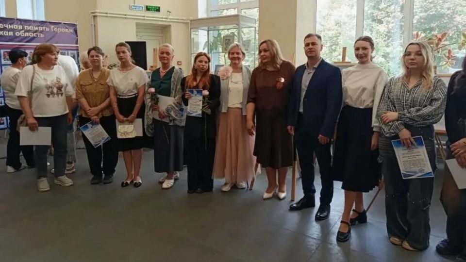 В Брянском колледже искусств наградили авторов портретов погибших героев СВО