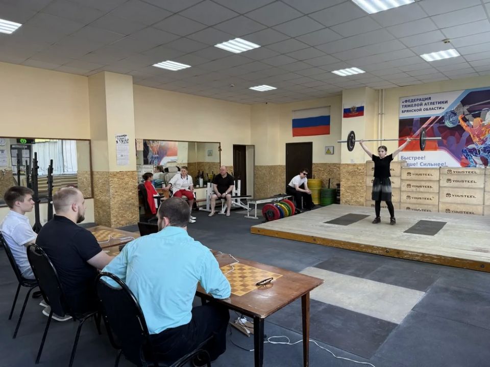 Сегодня, 20 мая, в Брянске в спорткомбинате «Десна» стартовало первенство региона по тяжелой атлетике Сегодня, 20 мая, в Брянске в спорткомбинате «Десна» стартовало первенство региона по тяжелой атлетике