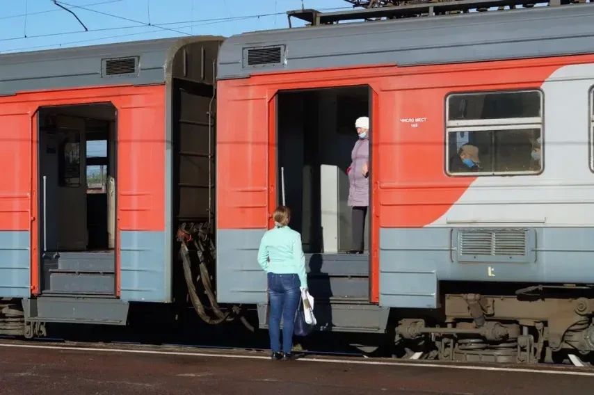 В сентябре этого года на электрички запустят продажу билетов с проверкой личности через отечественный мессенджер «Макс»