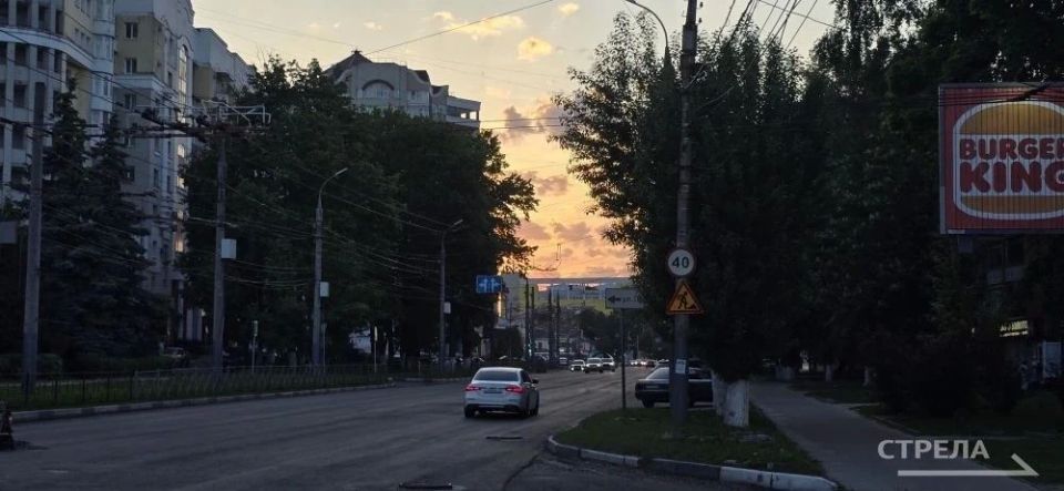 Сегодня вечером, 21 мая, жители города Брянска вновь восхитились красотой весеннего заката Сегодня вечером, 21 мая, жители города Брянска вновь восхитились красотой весеннего заката