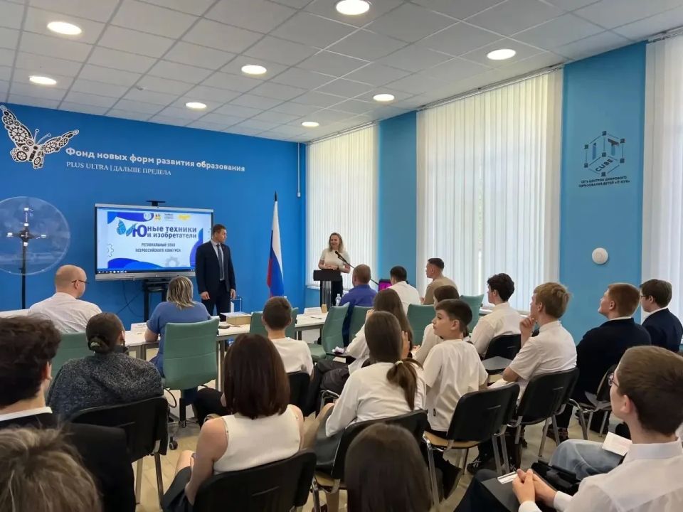 Юные техники в действии: в «АЙТИ-кубе» Дятьковского района прошла защита проектов! Юные техники в действии: в «АЙТИ-кубе» Дятьковского района прошла защита проектов!