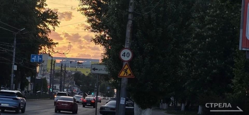 Сегодня вечером, 21 мая, жители города Брянска вновь восхитились красотой весеннего заката Сегодня вечером, 21 мая, жители города Брянска вновь восхитились красотой весеннего заката