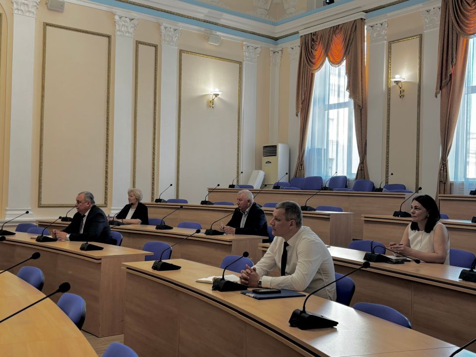 Под председательством заместителя Губернатора Брянской области Бориса Грибанова состоялось совещание в формате видеоконференцсвязи, посвящённое завершению весенне-полевых работ в сельскохозяйственных предприятиях региона Под председательством заместителя Губернатора Брянской области Бориса Грибанова состоялось совещание в формате видеоконференцсвязи, посвящённое завершению весенне-полевых работ в сельскохозяйственных предприятиях региона