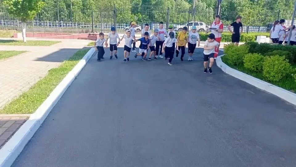 Школьники Брянска выполняют нормативы ГТО Школьники Брянска выполняют нормативы ГТО