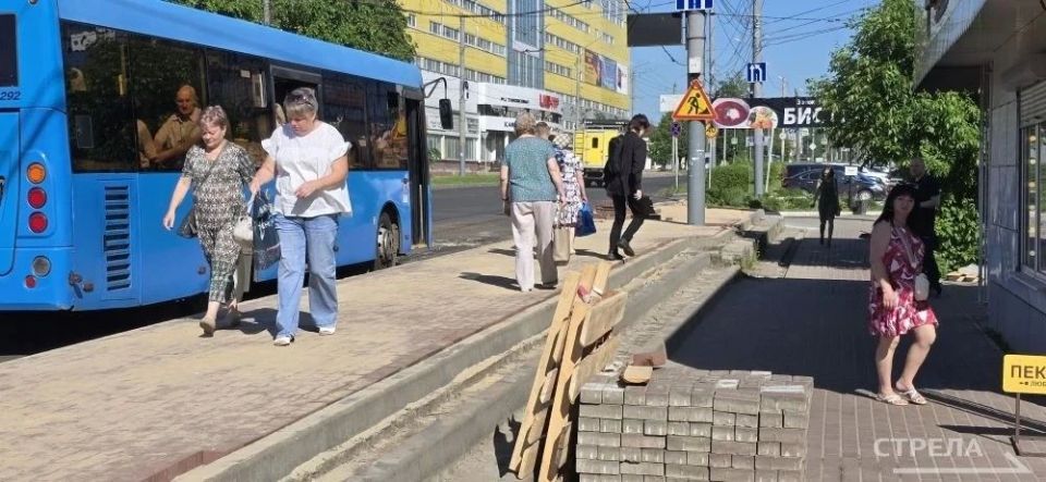 В Советском районе города Брянска продолжается ряд работ по благоустройству улицы Красноармейской В Советском районе города Брянска продолжается ряд работ по благоустройству улицы Красноармейской