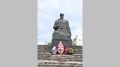 Врио губернатора Брянской области Егор Ковальчук возложил цветы к памятнику Неизвестному солдату в луганской Брянке