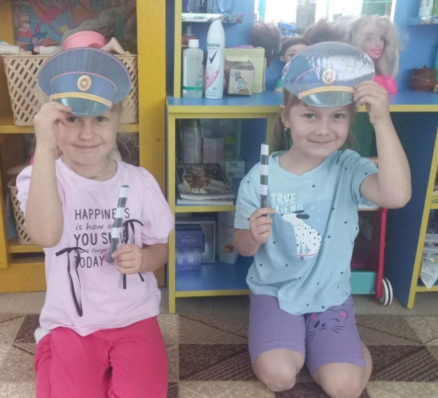 Вот и подходит к концу май, а это значит впереди нас ждёт незабываемое и долгожданное лето! А чтобы им насладиться, важно не забывать о правилах поведения на городских улицах Вот и подходит к концу май, а это значит впереди нас ждёт незабываемое и долгожданное лето! А чтобы им насладиться, важно не забывать о правилах поведения на городских улицах