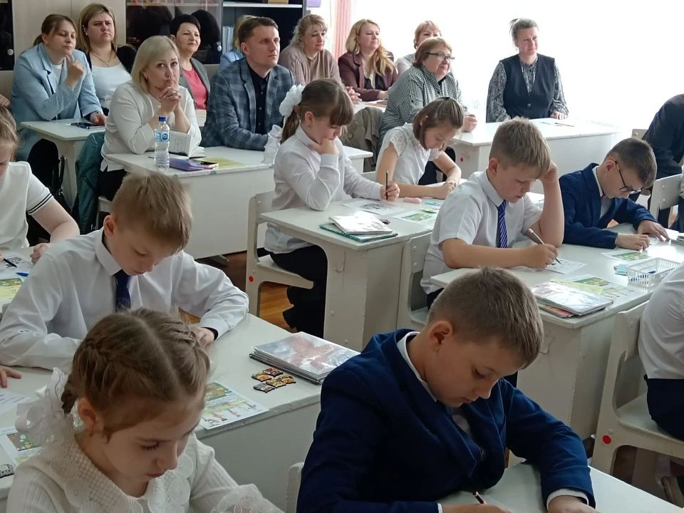 13.05.2026г. на базе МБОУСОШ№7 им. А.С. Семенка в рамках курсов повышения квалификации учителей иностранного языка прошёл областной семинарстажировка по теме «Формирование коммуникативных навыков через интерактивные методы... 13.05.2026г. на базе МБОУСОШ№7 им. А.С. Семенка в рамках курсов повышения квалификации учителей иностранного языка прошёл областной семинарстажировка по теме «Формирование коммуникативных навыков через интерактивные методы...