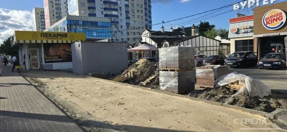 В Брянске продолжаются работы по благоустройству улицы Красноармейской В Брянске продолжаются работы по благоустройству улицы Красноармейской