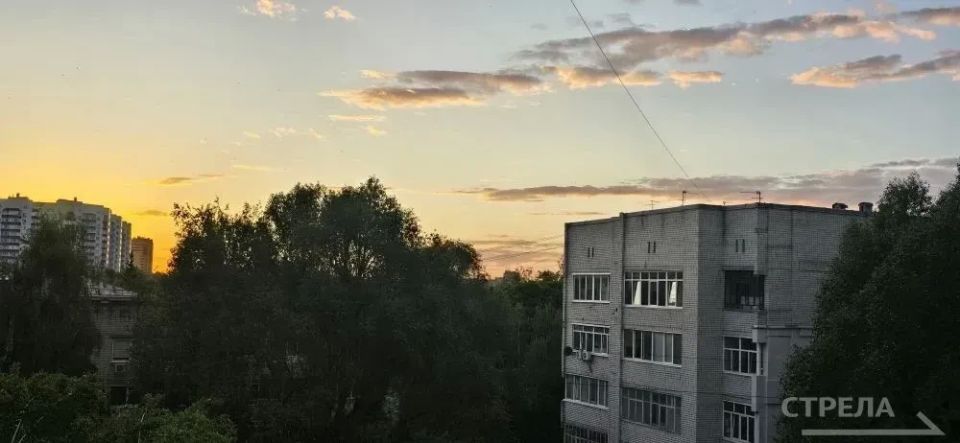 Сегодня вечером, 26 мая, брянцы стали свидетелями потрясающей красоты: небо над городом вспыхнуло багрянцем и золотом Сегодня вечером, 26 мая, брянцы стали свидетелями потрясающей красоты: небо над городом вспыхнуло багрянцем и золотом