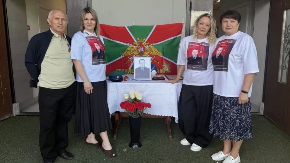 На стадионе имени Брянских партизан прошел городской турнир по мини-футболу, посвященный памяти Николая Филиппова, участника специальной военной операции, погибшего при исполнении воинского долга, награжденного медалью «За...