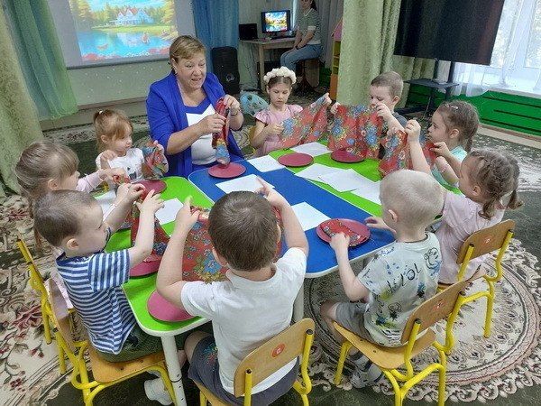 В рамках плана мероприятий по реализации Программы взаимодействия с ГАПОУ «Клинцовский индустриально- педагогический колледж», в МБДОУ – детский сад комбинированного вида № 11 «Земляничка», для будущих воспитателей, были...