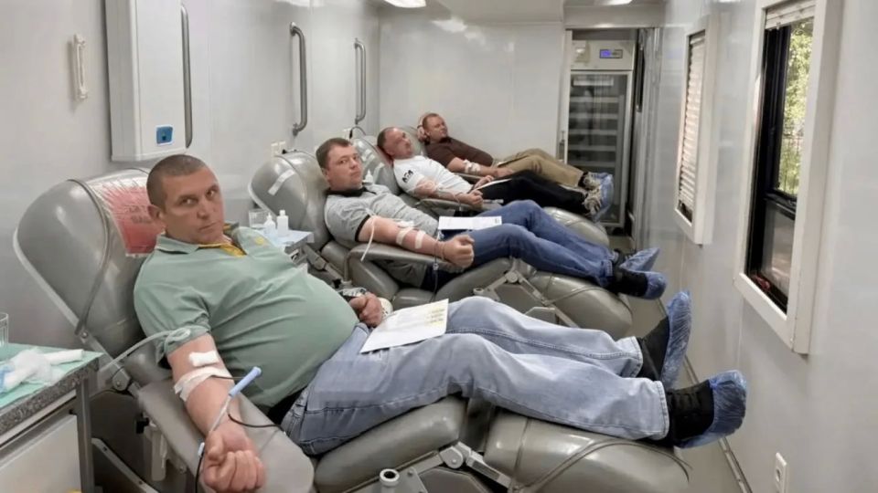 Более 50 сотрудников Брянского электромеханического завода стали донорами крови