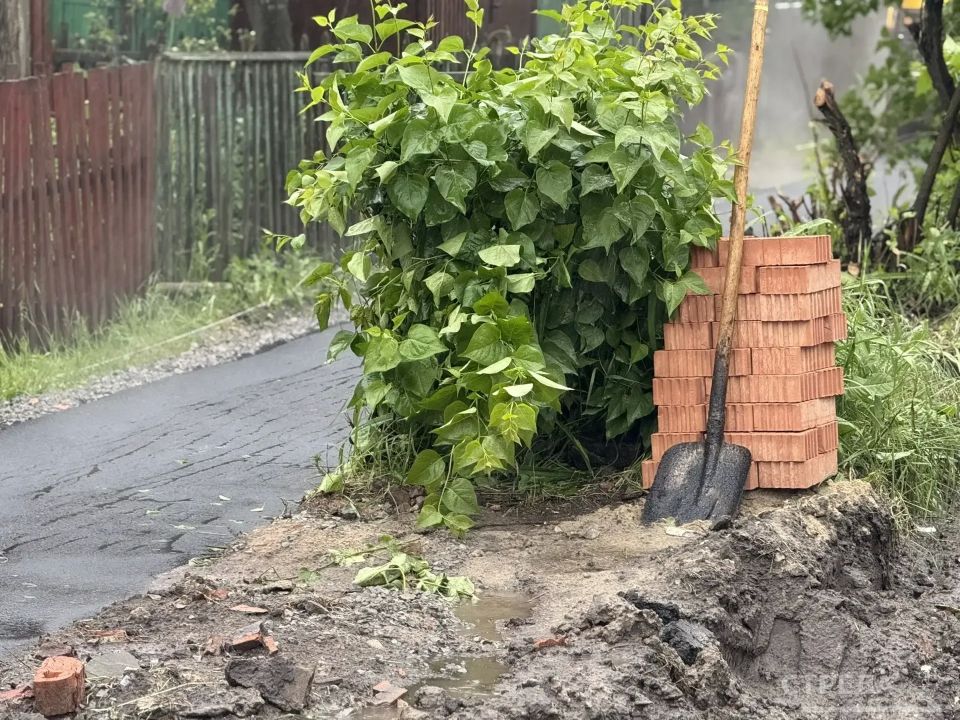 В Брянске приводят в порядок дороги, необходимые людям В Брянске приводят в порядок дороги, необходимые людям