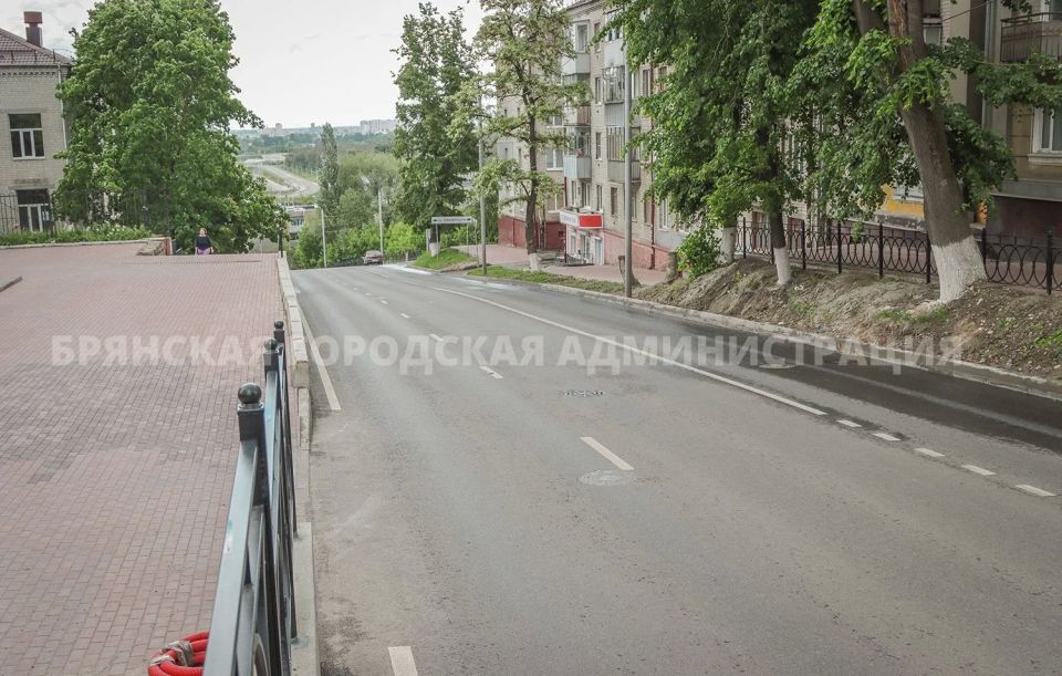 На улице Горького устанавливают ажурные ограждения На улице Горького устанавливают ажурные ограждения