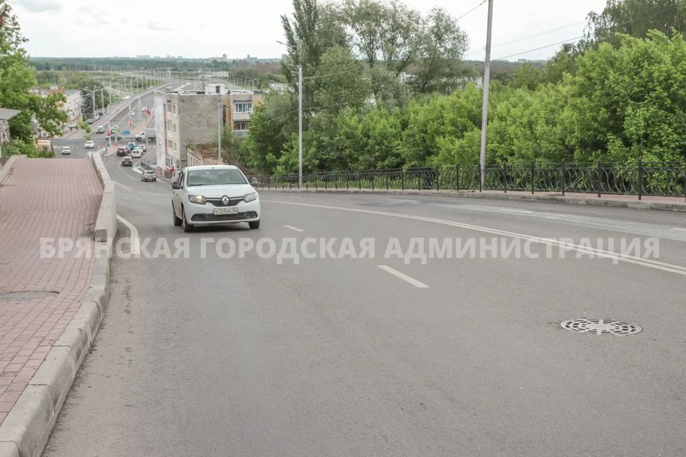 На улице Горького устанавливают ажурные ограждения На улице Горького устанавливают ажурные ограждения