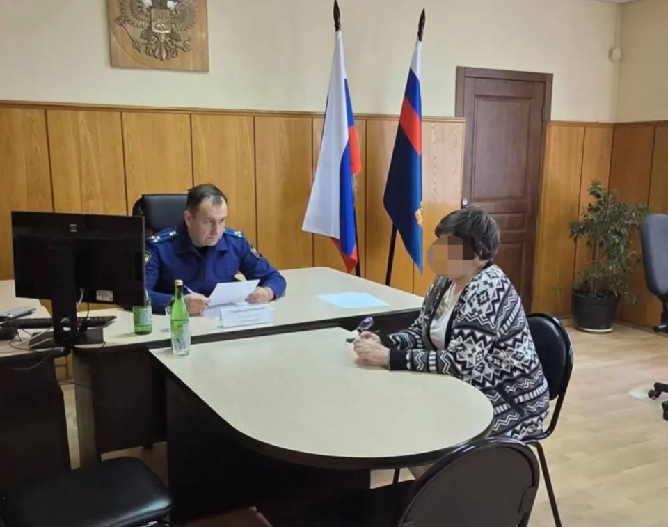 Прокурор Брянской области Владимир Мосин в рамках рабочих поездок провел выездные личные приемы граждан в прокуратурах г. Дятьково и Комаричского района Прокурор Брянской области Владимир Мосин в рамках рабочих поездок провел выездные личные приемы граждан в прокуратурах г. Дятьково и Комаричского района