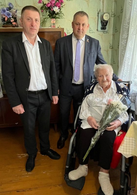 102 года исполнилось жительнице Новозыбкова, ветерану Великой Отечественной войны 102 года исполнилось жительнице Новозыбкова, ветерану Великой Отечественной войны