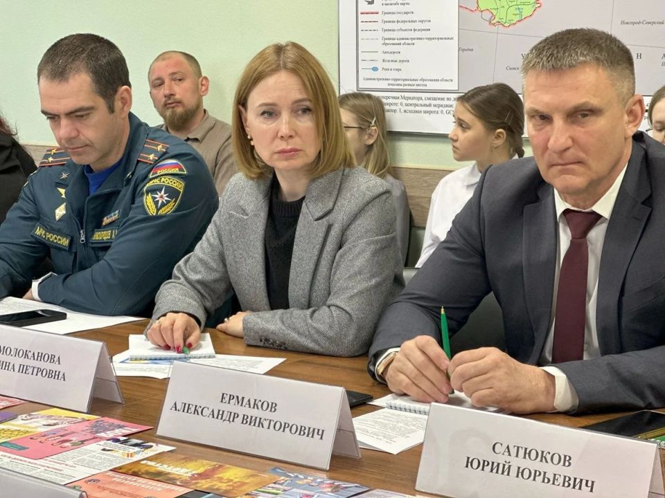 В преддверии Дня защиты детей, 28 мая, под председательством заместителя Губернатора Брянской области Юрия Михайловича Никифорова, председателя комиссии по делам несовершеннолетних и защите их прав при Правительстве Брянской... В преддверии Дня защиты детей, 28 мая, под председательством заместителя Губернатора Брянской области Юрия Михайловича Никифорова, председателя комиссии по делам несовершеннолетних и защите их прав при Правительстве Брянской...