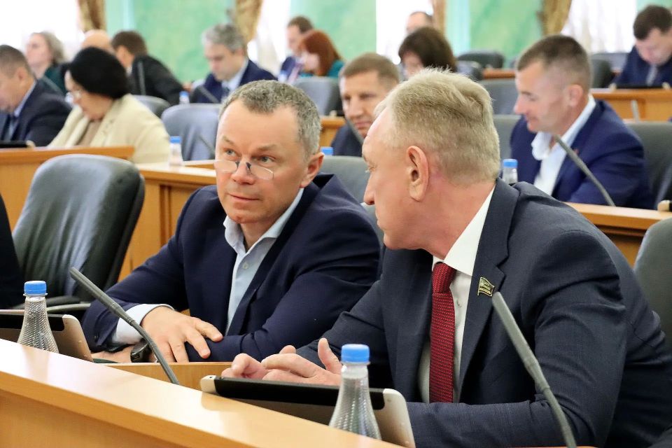 Парламентский день: спикер Валентин Суббот провел очередное заседание Брянской областной Думы! Парламентский день: спикер Валентин Суббот провел очередное заседание Брянской областной Думы!
