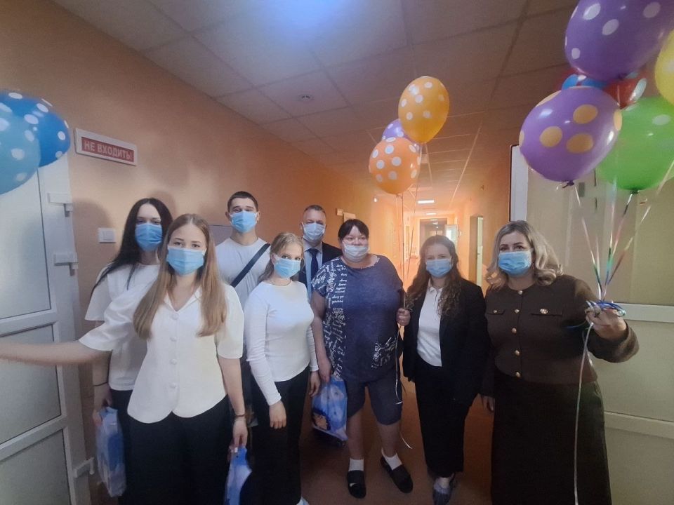 Инна Мухина: По доброй традиции накануне Дня защиты совместно с учениками Брянского Медицинского Сеченского Предуниверсария готовим поздравление в детском онкоцентре Инна Мухина: По доброй традиции накануне Дня защиты совместно с учениками Брянского Медицинского Сеченского Предуниверсария готовим поздравление в детском онкоцентре