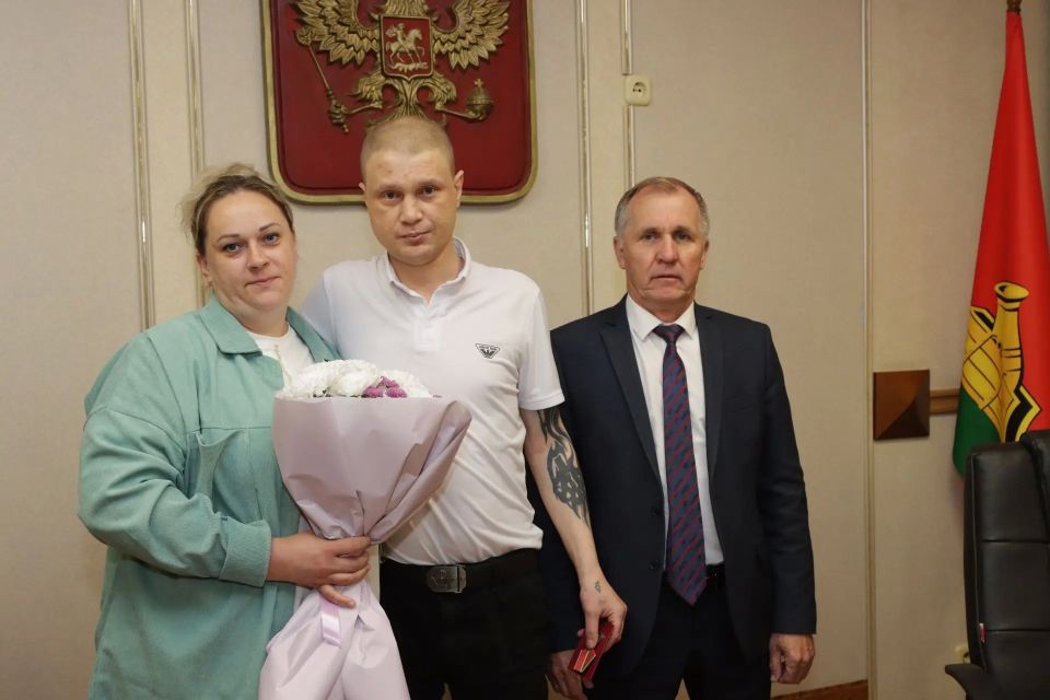 Александр Макаров вручил государственные награды участникам СВО Александр Макаров вручил государственные награды участникам СВО