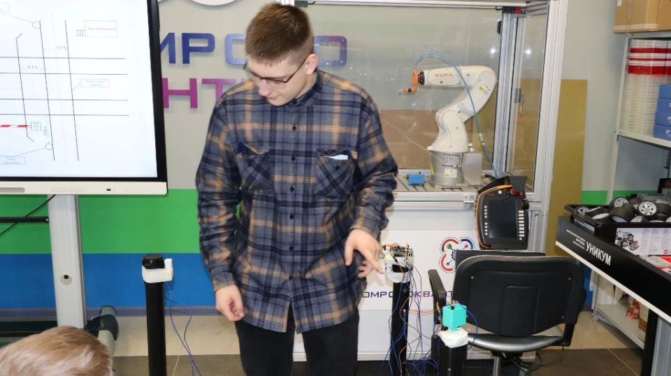 Как сделать железнодорожные переезды безопаснее? Свои ответы на этот вопрос предложили брянские школьники Как сделать железнодорожные переезды безопаснее? Свои ответы на этот вопрос предложили брянские школьники