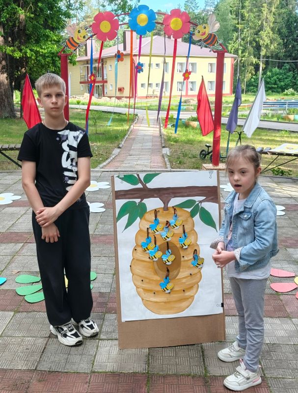 День рождение пчёлки Жужжи! День рождение пчёлки Жужжи!