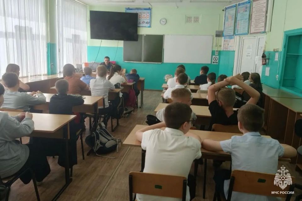 Урок безопасности в Климовской СОШ №2 Урок безопасности в Климовской СОШ №2