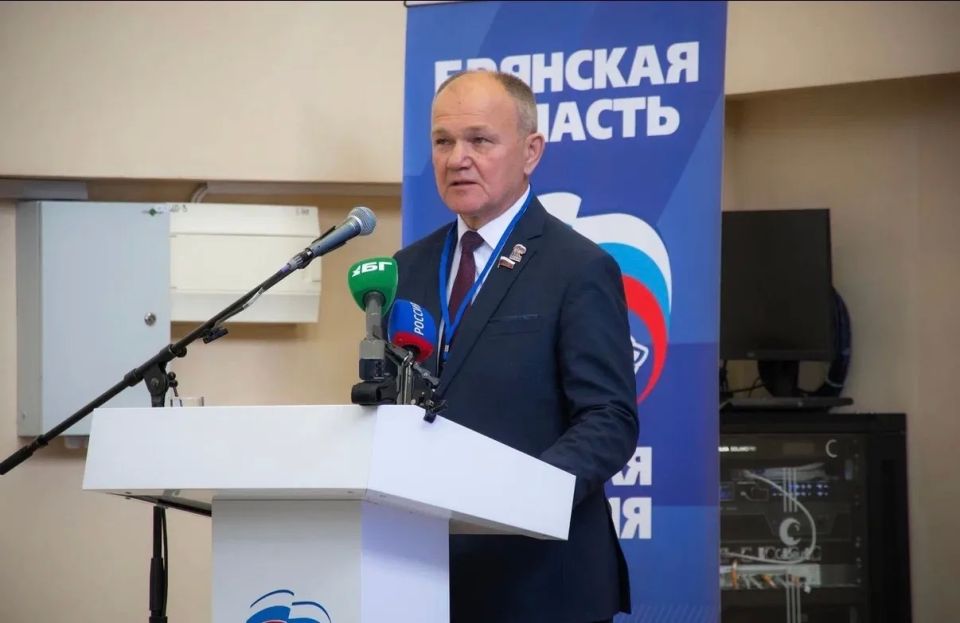 На форуме «Есть результат!» главе администрации Брянского района вручена Благодарность Губернатора за проект «Диалог на равных» На форуме «Есть результат!» главе администрации Брянского района вручена Благодарность Губернатора за проект «Диалог на равных»
