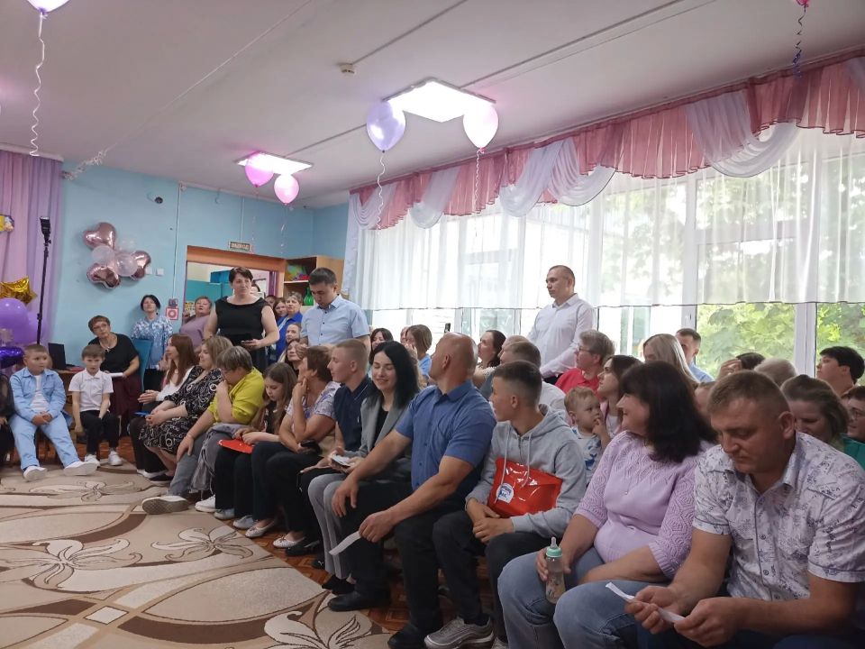 29 мая в детском саду «Десняночка» прошёл один из самых трогательных праздников — выпускной!