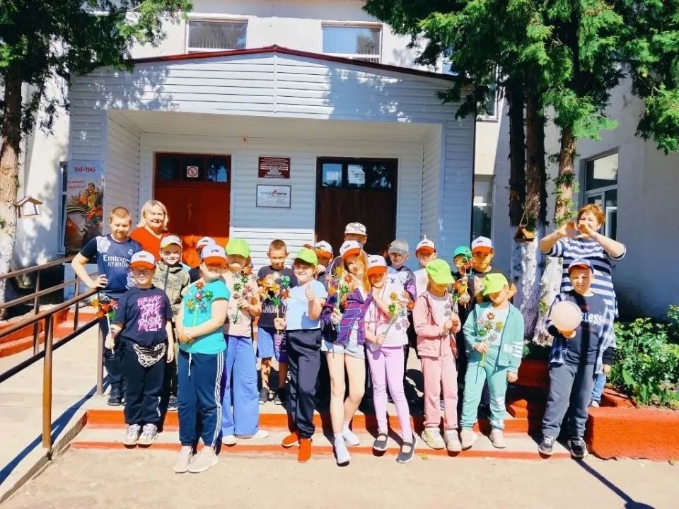 Сегодня, 1 июня 2026 года, в 15 школах Клинцовского района начали работу лагеря дневного пребывания, которые будут посещать 420 детей Сегодня, 1 июня 2026 года, в 15 школах Клинцовского района начали работу лагеря дневного пребывания, которые будут посещать 420 детей