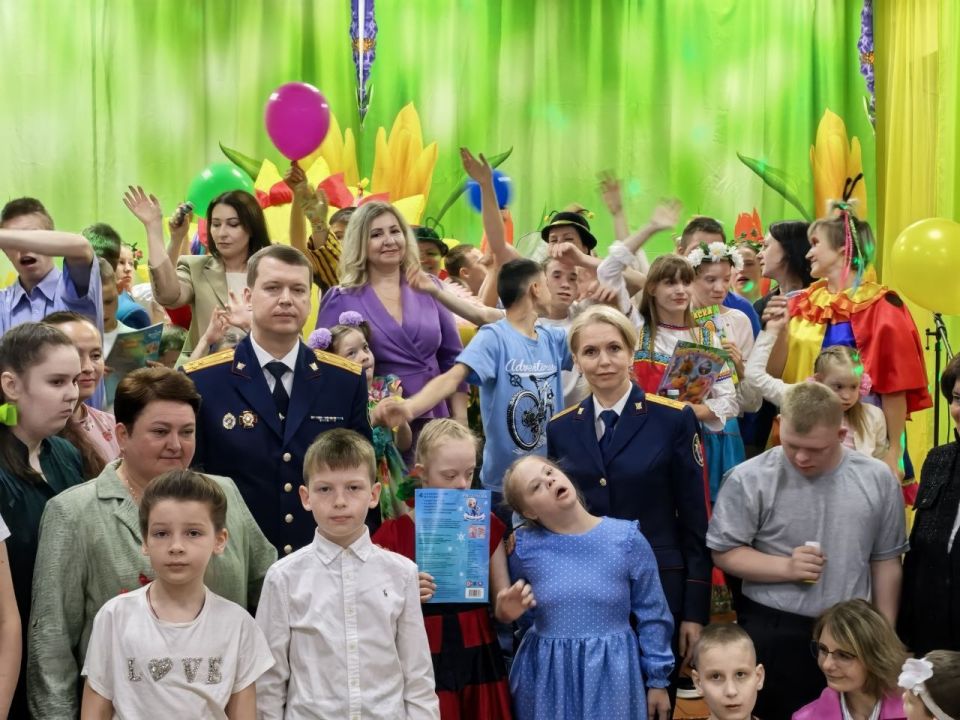Инна Мухина: В День защиты детей посетила Дубровский детский дом социального обслуживания «Планета детства»