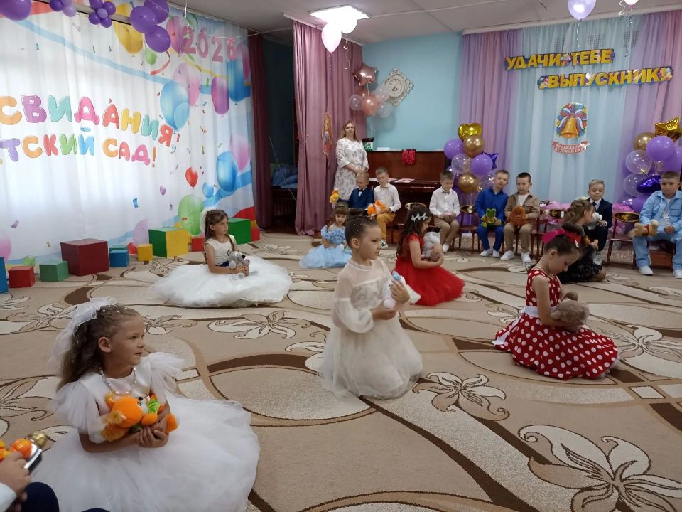 29 мая в детском саду «Десняночка» прошёл один из самых трогательных праздников — выпускной! 29 мая в детском саду «Десняночка» прошёл один из самых трогательных праздников — выпускной!