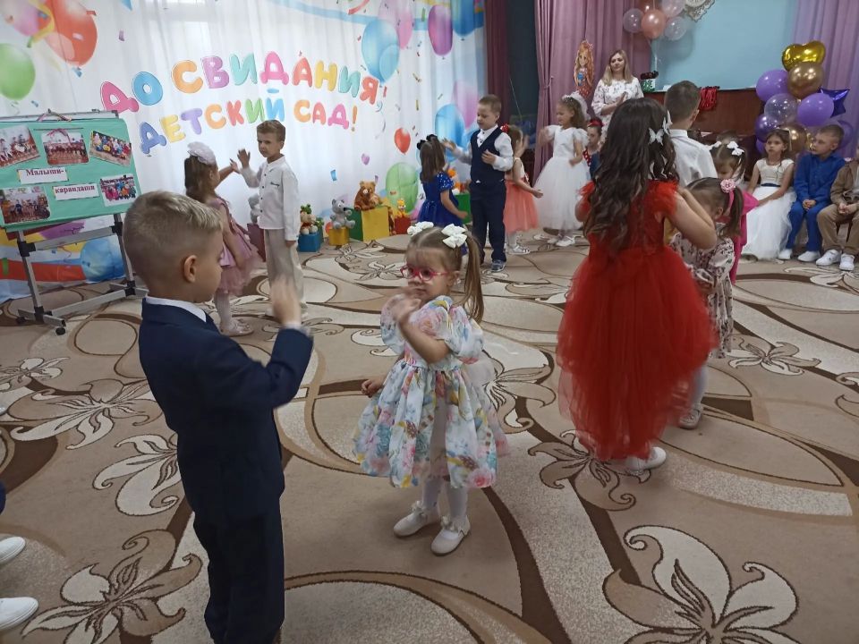 29 мая в детском саду «Десняночка» прошёл один из самых трогательных праздников — выпускной! 29 мая в детском саду «Десняночка» прошёл один из самых трогательных праздников — выпускной!
