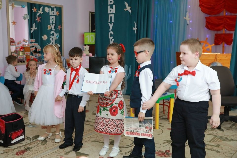 «Алые паруса мечты»: как «Ёлочка» проводила в большое плавание своих выпускников «Алые паруса мечты»: как «Ёлочка» проводила в большое плавание своих выпускников