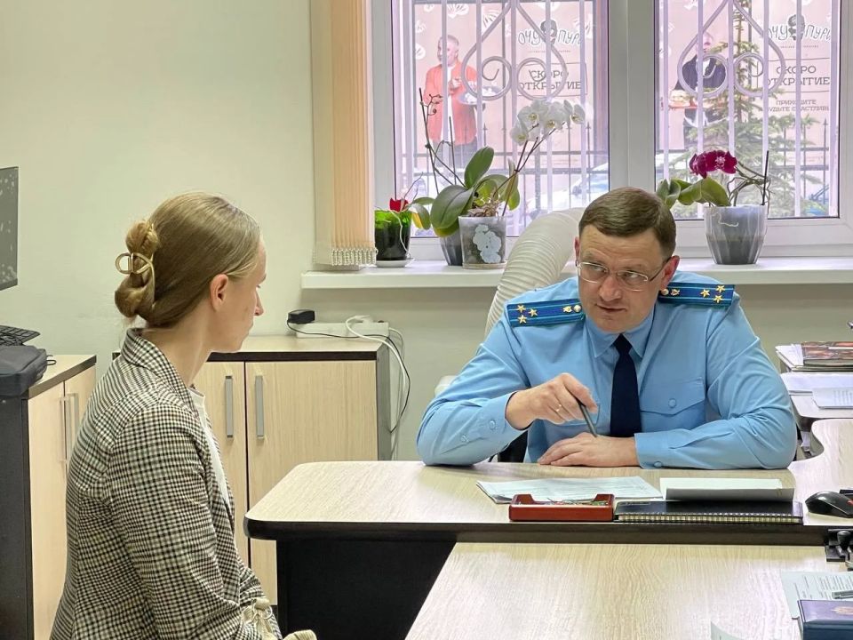 Сегодня заместитель прокурора области Сергей Голованчиков выслушал граждан, пострадавших от телефонного и интернет-мошенничества Сегодня заместитель прокурора области Сергей Голованчиков выслушал граждан, пострадавших от телефонного и интернет-мошенничества