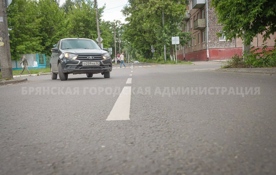 В Бежице завершён ремонт улицы Камозина В Бежице завершён ремонт улицы Камозина